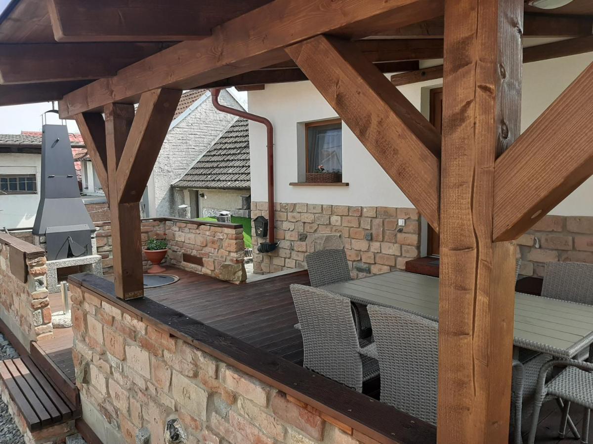 Ferienwohnung U Mateje Mutěnice Exterior foto